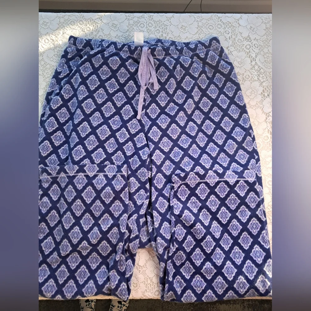 2 Pair Fleece Pants Sz L Lounge PJ Pants Blue & White Drawstring Waist Like NEW - Picture 5 of 12